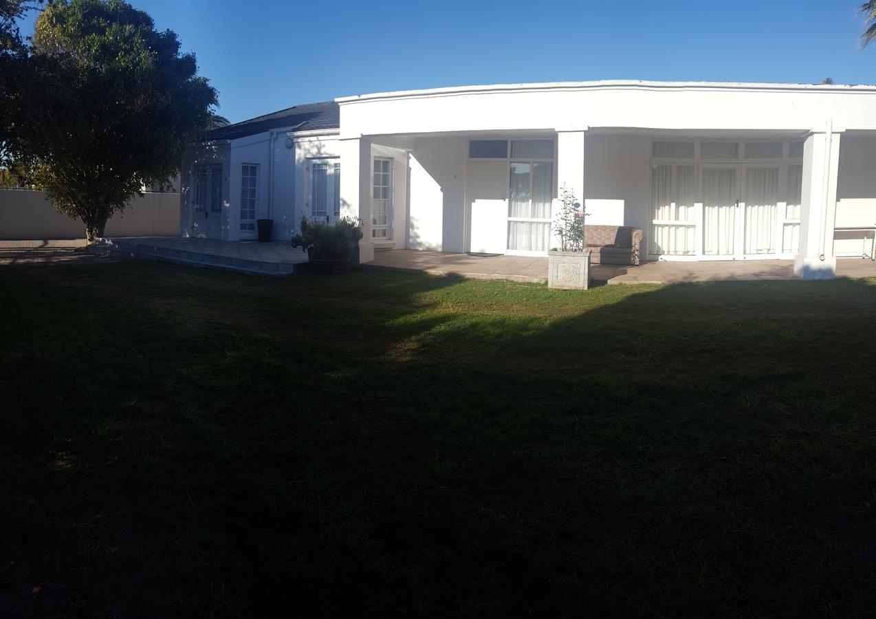 Blu Bed & Breakfast Port Elizabeth Exterior photo