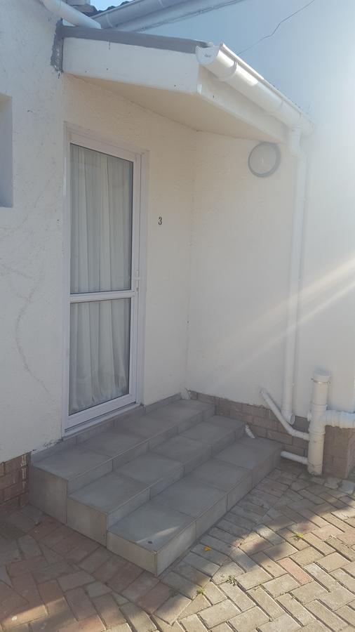 Blu Bed & Breakfast Port Elizabeth Exterior photo