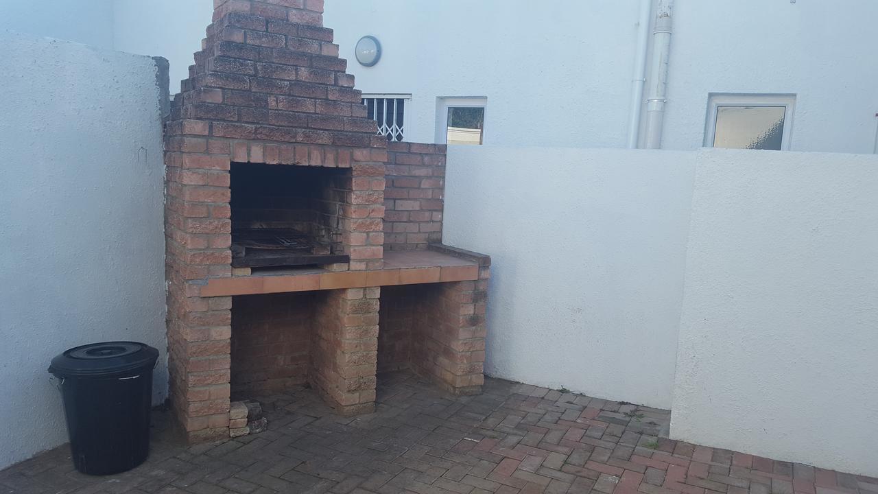 Blu Bed & Breakfast Port Elizabeth Exterior photo